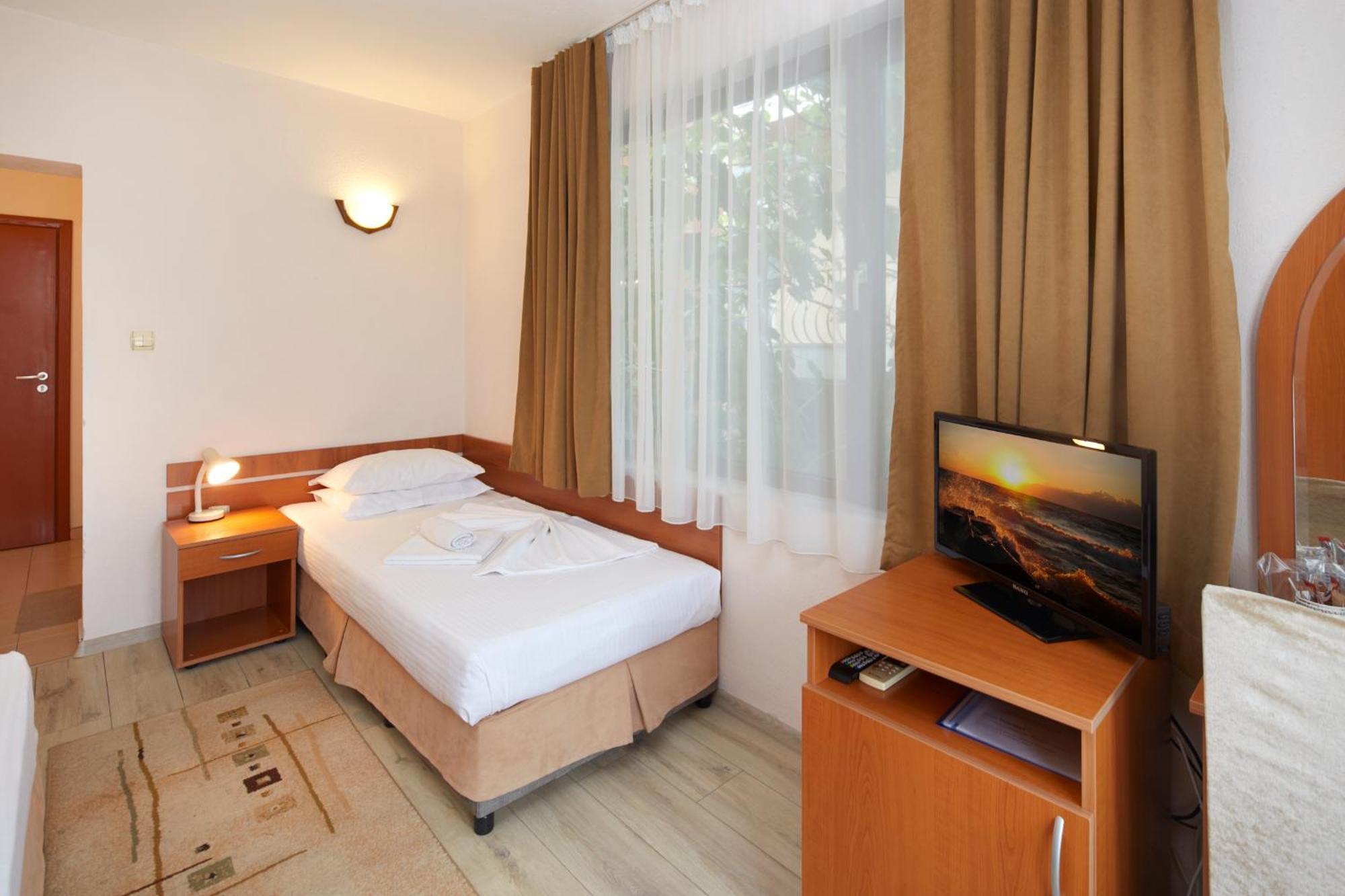 Nirvana Guest House Nesebar Exteriör bild