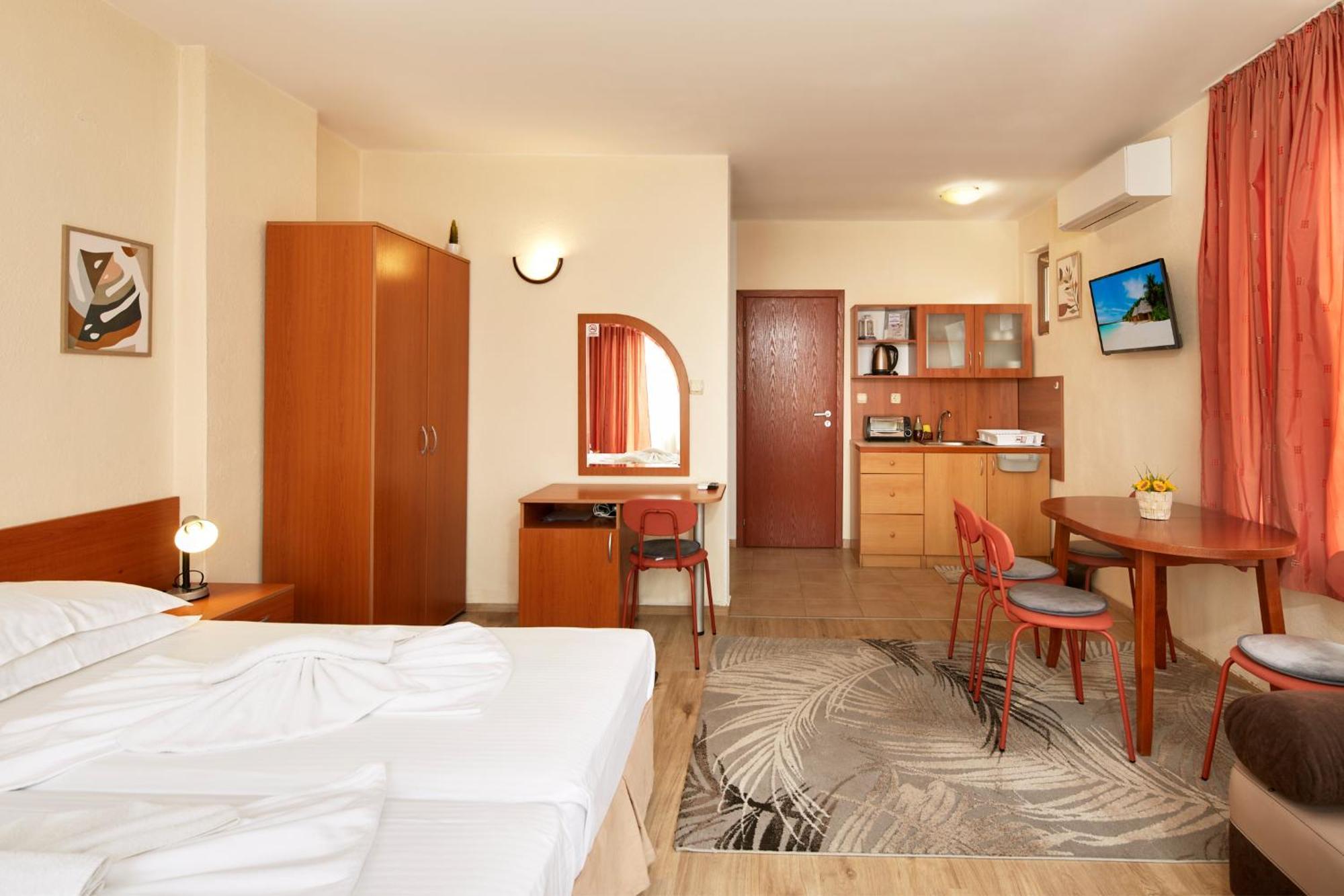Nirvana Guest House Nesebar Exteriör bild