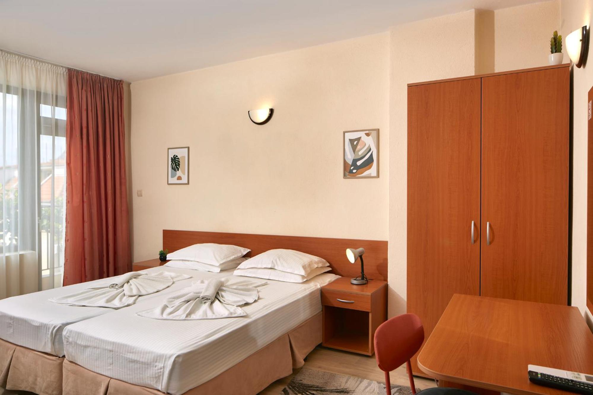 Nirvana Guest House Nesebar Exteriör bild