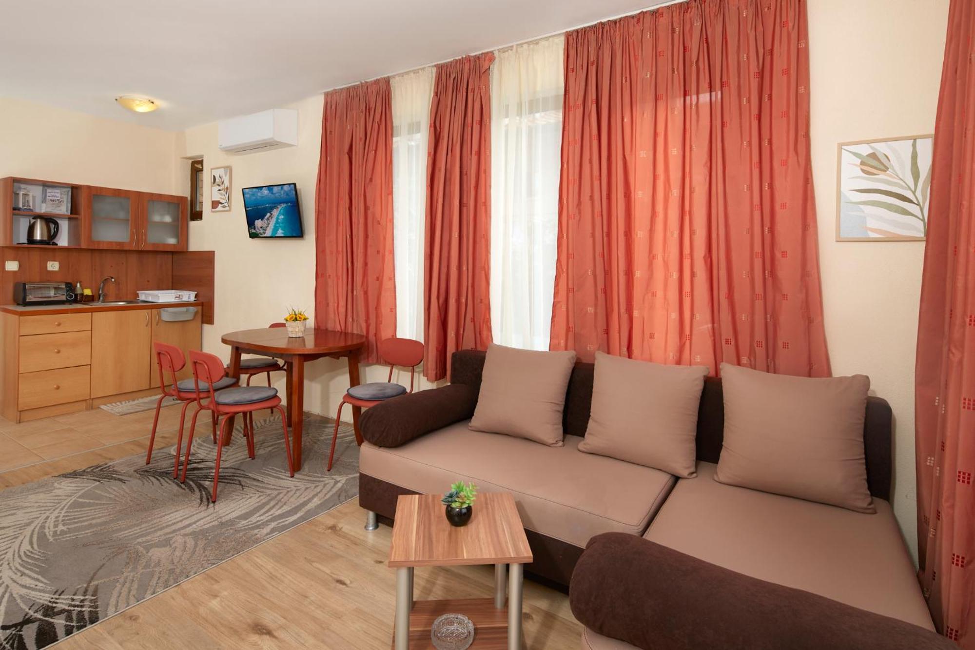 Nirvana Guest House Nesebar Exteriör bild